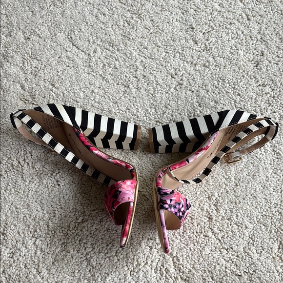 JustFab Women's Floral and Striped Heels - Picture 7 of 10